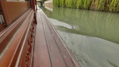 Çin 'in Suzhou şehrindeki Shantang caddesinin tarihi manzarası. Yüksek kalite 4k görüntü