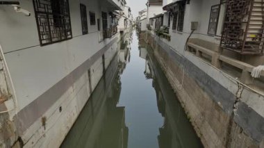 Çin 'in Suzhou şehrindeki Shantang caddesinin tarihi manzarası. Yüksek kalite 4k görüntü
