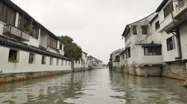 Çin 'in Suzhou şehrindeki Shantang caddesinin tarihi manzarası. Yüksek kalite 4k görüntü