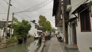 Çin 'in Suzhou şehrindeki Shantang caddesinin tarihi manzarası. Yüksek kalite 4k görüntü