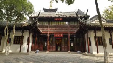 Suzhou, Çin - 8 Mart 2022: Hanshan Tapınağı 4 'teki manzara, Çin Suzhou' daki antik kültür. Yüksek kalite 4k görüntü