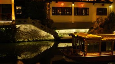 Çin 'in Nanjing şehrindeki eski toprak manzarası, geleneksel Çin kanalı mimarisini gözler önüne seriyor..