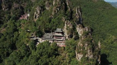 Wenzhou Çin 'deki Güney Yandang Dağları' nın hava manzarası. Yüksek kalite 4k görüntü