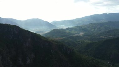 Wenzhou Çin 'deki Güney Yandang Dağları' nın hava manzarası. Yüksek kalite 4k görüntü