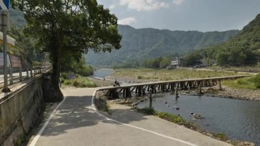 Yanjiaxi, xiapu, Fujian Eyaleti 'ndeki nehir üzerinde eski taşlar köprüsü. Yüksek kalite 4k görüntü