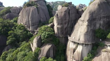 Çin 'in Ningde şehrindeki Taimu Dağı' nın havadan görünüşü. Yüksek kalite fotoğraf