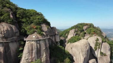 Çin 'in Ningde şehrindeki Taimu Dağı' nın havadan görünüşü. Yüksek kalite fotoğraf