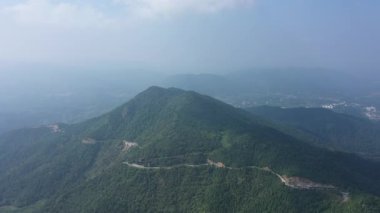 Çin 'in Zhejiang eyaletindeki Tianmu Dağı' nın havadan görünüşü. Yüksek kalite fotoğraf
