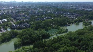 Yangzhou 'daki Slender Batı Gölü' nün doğal manzarası ve tarihi mimarisi Jiangsu, Çin. Yüksek kalite 4k görüntü