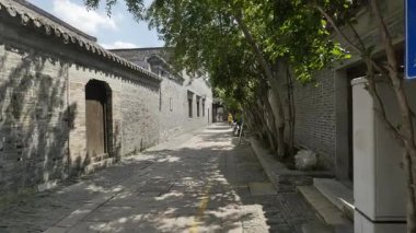 Ge Garden, Yangzhou, Jiangsu, Çin 'deki tarihi mimari ve doğal manzara. Yüksek kalite 4k görüntü