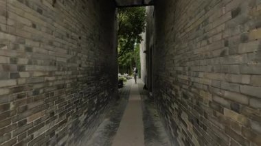 He Garden, Yangzhou, Jiangsu, Çin 'deki tarihi mimari ve doğal manzara. Yüksek kalite 4k görüntü