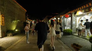 Dongguan Caddesi, Yangzhou 'nun tarihi mimarisi ve kültürel mirası. Yüksek kalite 4k görüntü