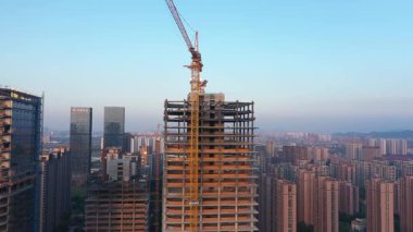 Hangzhou, Çin 'de inşa halindeki yüksek binaların havadan görüntüsü. Yüksek kalite 4k görüntü