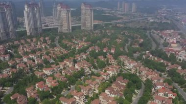 Dalians 'ın Ivshun' daki kıyı şeridine kuşbakışı bir bakış. Yüksek kalite 4k görüntü