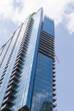 Yapım aşamasında modern yüksek katlı