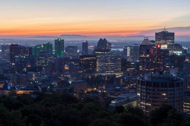 Şafakta Montreal silueti