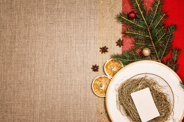 Weihnachtsdekoration und Tisch- oder Abendgeschirr. — Stockfoto