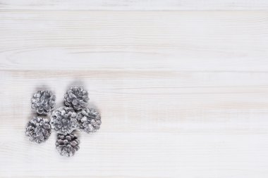 Noel dekorasyon arka plan üzerinde beyaz ahşap masa