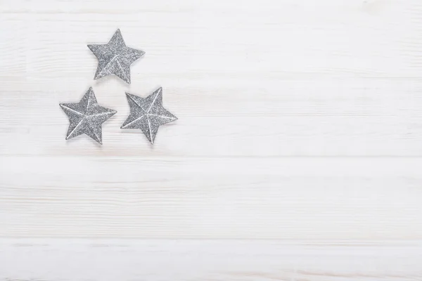 Décoration de Noël fond sur table en bois blanc — Photo