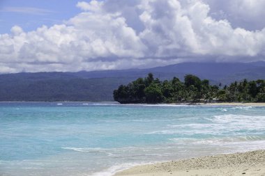 Labuhan Jukung Sahili, Krui, Lampung 'da turkuaz tropikal plaj manzarası
