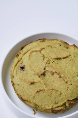 Ananaslı havuçlu pastaya yakın plan.