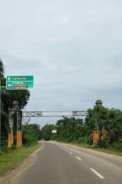 Muara Takus Tapınağı 'nın Muara Takus Tapınağı' na gidiş yönü