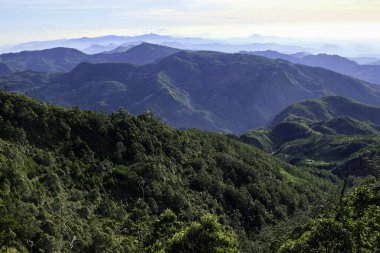 Sabah yürüyüşü sırasında Ramelau Dağı 'ndan güzel bir manzara.