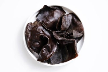 Yahudi Kulağı Mantarı beyaz arka planda izole edilmiş