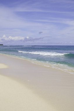 Labuhan Jukung Sahili, Krui, Lampung 'da turkuaz tropikal plaj manzarası