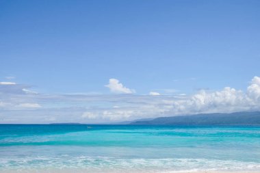 Labuhan Jukung Sahili, Krui, Lampung 'da turkuaz tropikal plaj manzarası