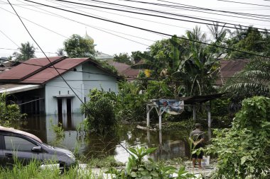 Pekanbaru, Endonezya - 8 Mart 2025: Jalan Yos Sudarso 'da sel koşulları