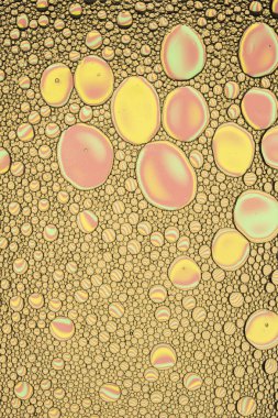 Gökkuşağı Yağlı ve Su Soyut Duvar Kağıdı Dokuları. Yağlı kabarcıklar ve kabarcıklar bir sürü yumuşak güzel renkler içerir. Benzersiz eğlenceli resim