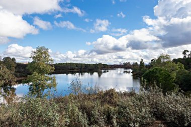 La Zarza-Perrunal köyünde Puerto Leon rezervuarı, Huelva, Endülüs, İspanya