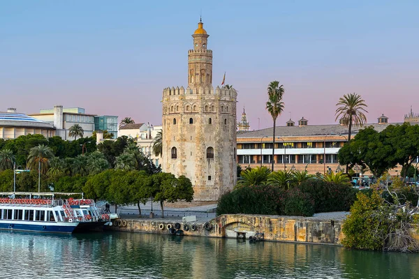 Gouden Toren Torre Del Oro Bij Zonsondergang Aan Andere Kant — Stockfoto