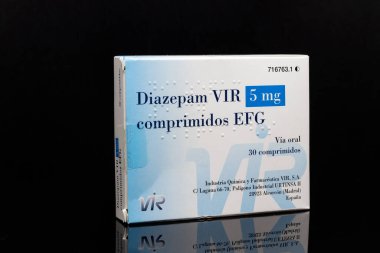 Huelva, İspanya - 26 Kasım 2020: İspanyol Diazepam Markası VIR. İlk olarak Valium olarak pazarlanan diazepam, genellikle yatıştırıcı etki yaratan benzodiazepin ailesinin bir ilacıdır..