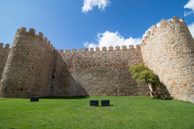 İspanya 'nın Ortaçağ şehri Avila Duvarları