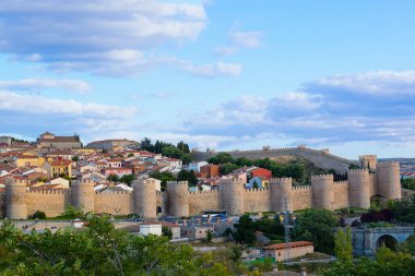 İspanya 'nın Ortaçağ şehri Avila Duvarları