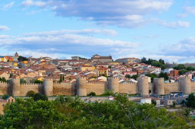 İspanya 'nın Ortaçağ şehri Avila Duvarları