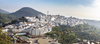 Büyüleyici beyaz köy Frigiliana, Costa del Sol, Malaga Eyaleti, Endülüs, İspanya 