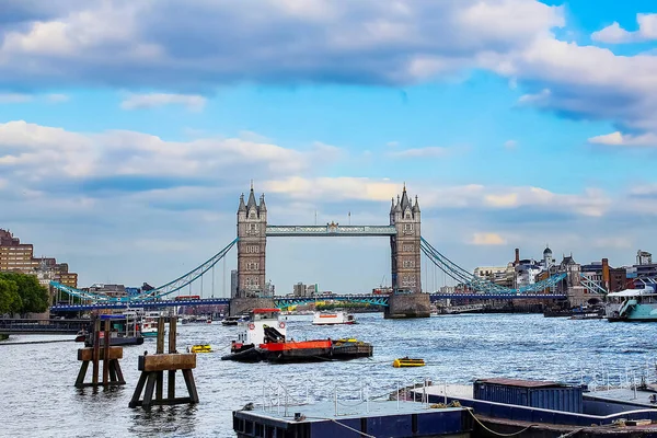 Fiume Tamigi Con Tower Bridgein Sullo Sfondo Londra Inghilterra — Foto Stock