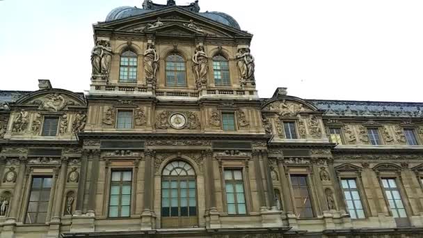 Het Louvre Museum Binnenplaats Barok Gebouw — Stockvideo