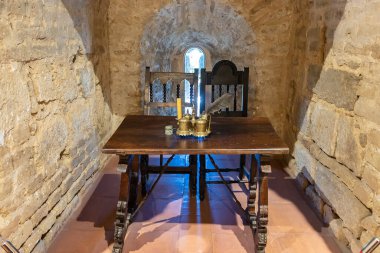 Cazorla, Jaen, İspanya - 18 Mayıs 2021: Cazorla, Endülüs, İspanya 'daki Castillo de la Yedra kulesinin iç görünümü