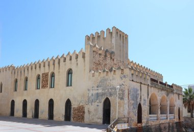 Chipiona Kalesi, İspanya 'nın Cadiz eyaletinin Chipiona belediyesine bağlı antik bir kaledir. Zamanla, orijinal görünümünü değiştiren modifikasyonlardan geçti.