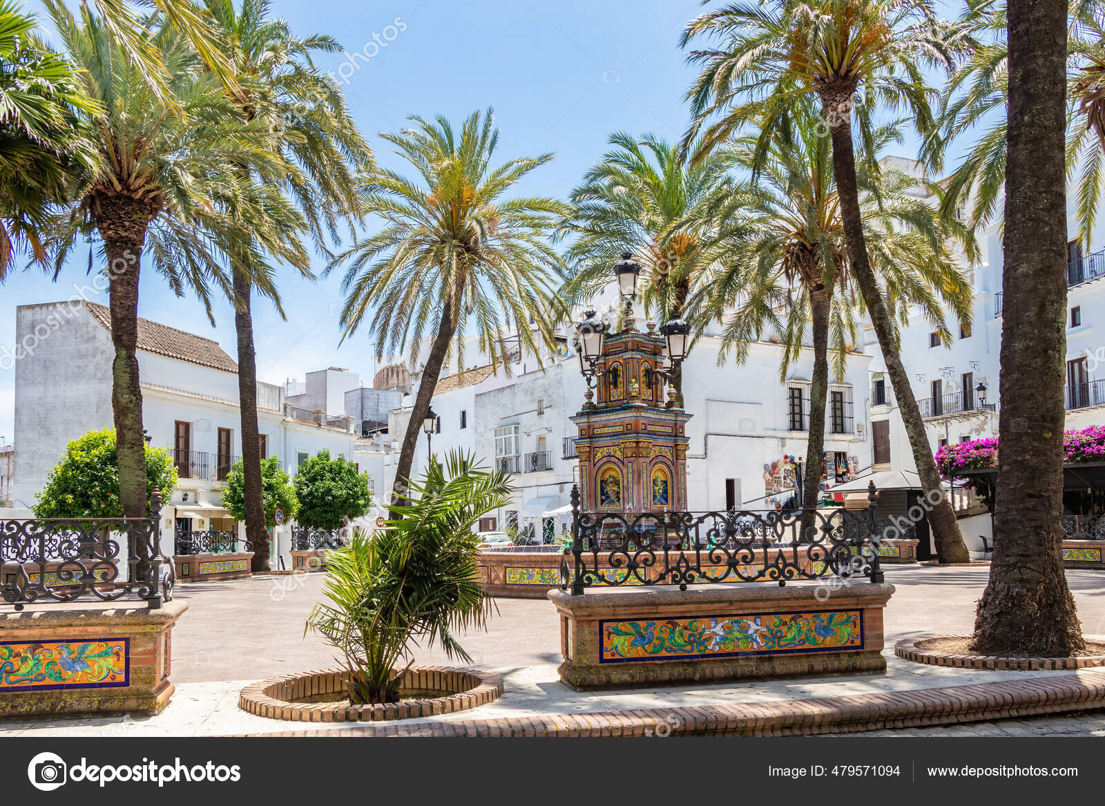 File:Conil - Plaza de Espana.jpg - Wikimedia Commons