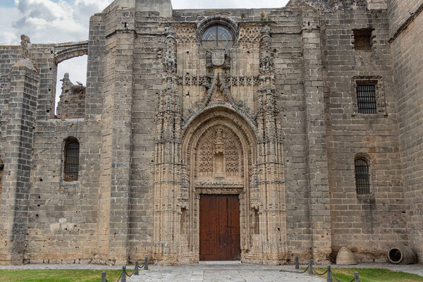 The monastery of La Victoria is a former convent in the Spanish town El Puerto de Santa Maria, erected in the early 16th century by the lords of the then town, the Dukes of Medinaceli.