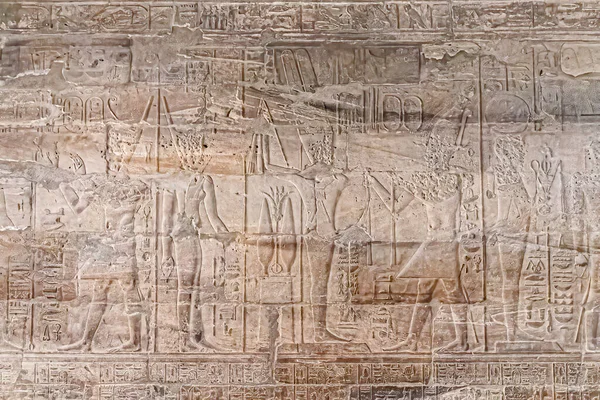 Hieróglifos Nas Ruínas Templo Luxor Complexo Templos Egípcios Localizado Cidade — Fotografia de Stock