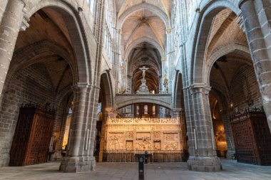 Avila, İspanya - 9 Eylül 2017: Kurtarıcının Katedrali (Katedral de Cristo Salvador), İspanya 'nın Eski Kastilya kentinin güneyindeki Avila' daki Katolik Kilisesi.