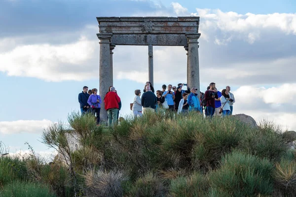 Ávila España Septiembre 2017 Grupo Turistas Four Post Hecho Famoso — Foto de Stock