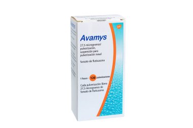 Huelva, İspanya - 28 Ağustos 2021: İspanyol fluticasone furoate markası Avamys. Alerjik romatizmaların yol açtığı soğuk benzeri semptomlar için steroid burun spreyi.. 