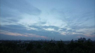 Londra günden yaklaştığını binalar ışıklar gece hallere manzarası gün batımında, Timelapse görüntüleri